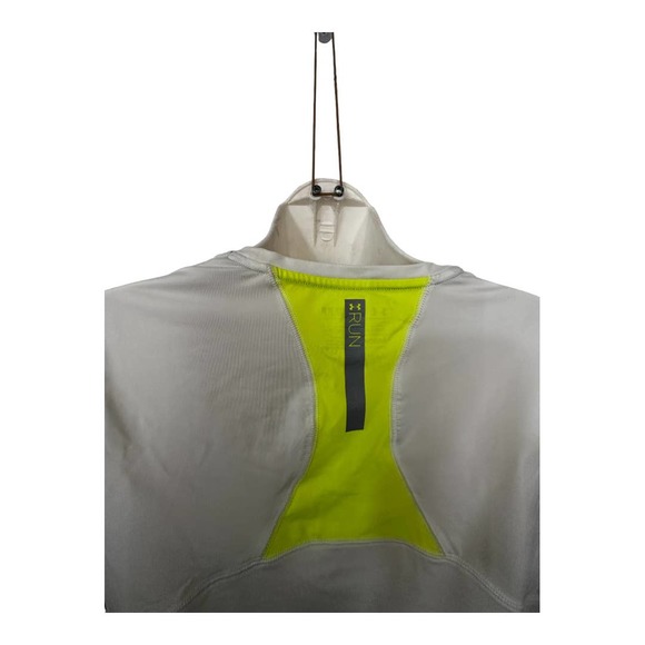 Under Armour running heat gear tee size Small - Picture 4 of 5